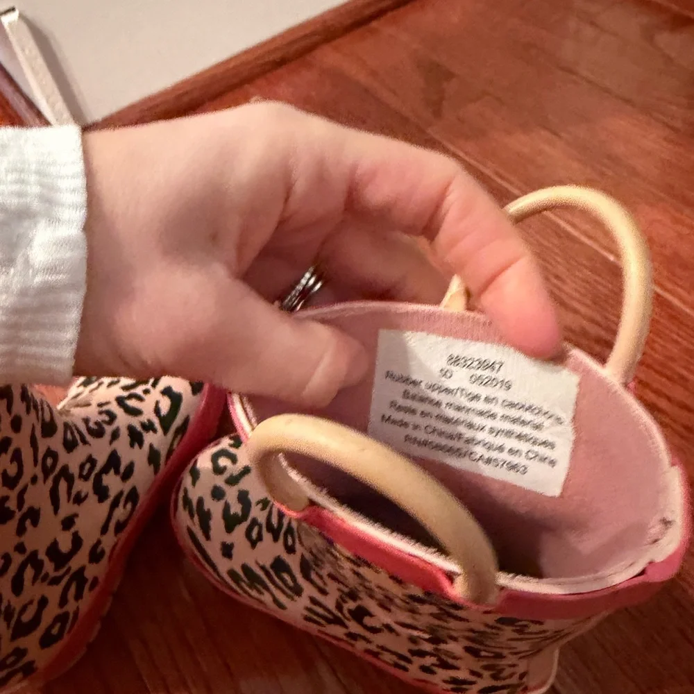 Tucker + Tate Puddle Rain Boot Size 5T in Pink Leopard